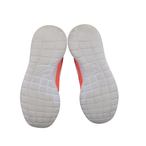 Nike Shoes Womens 7.5 Sneaker Roshe Run Lifestyle Athletic Trainer Total Crimson - Picture 9 of 13